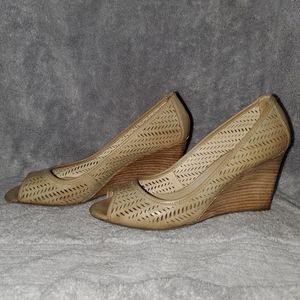 Franco Sarto JANIA Nude Perforated Wedge Heels 8M.